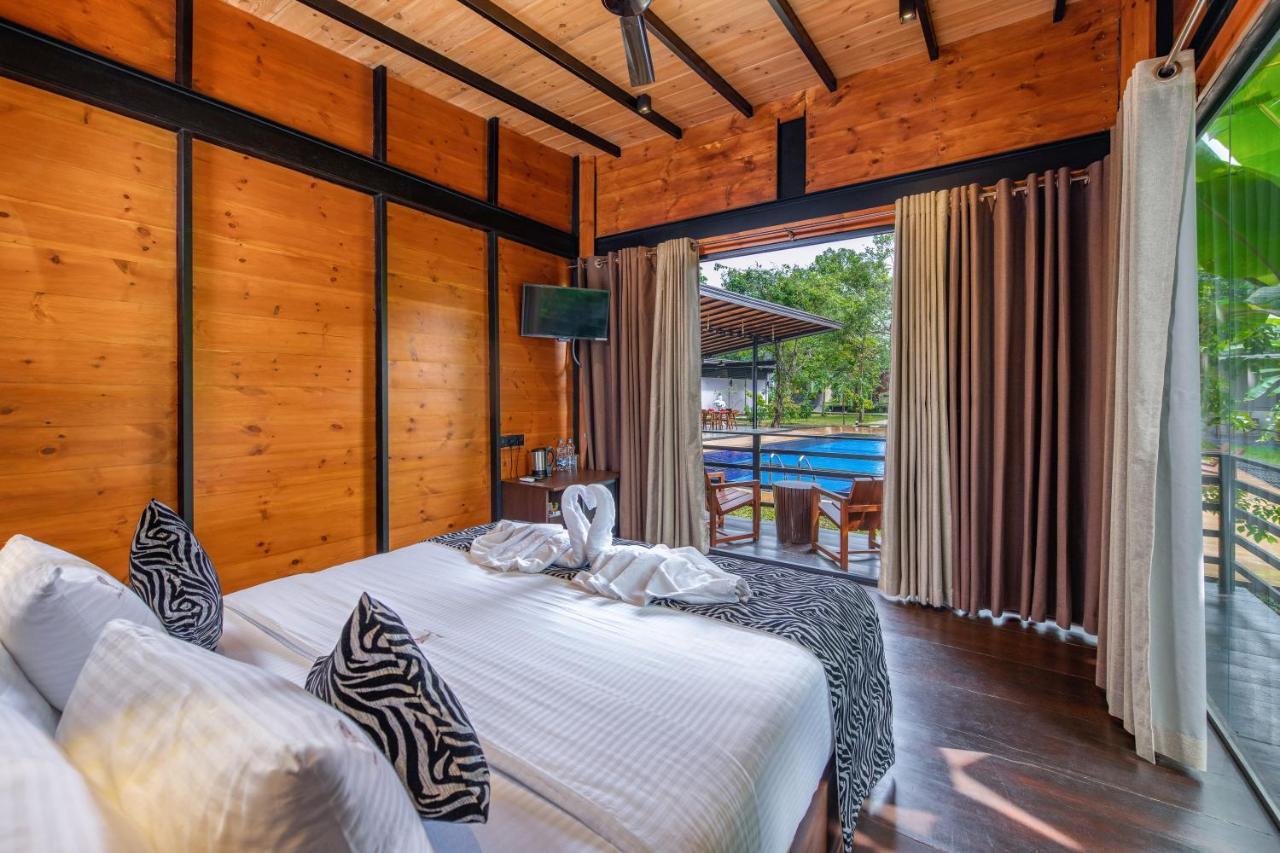 Atha Resort Sigiriya Bagian luar foto A room at the resort