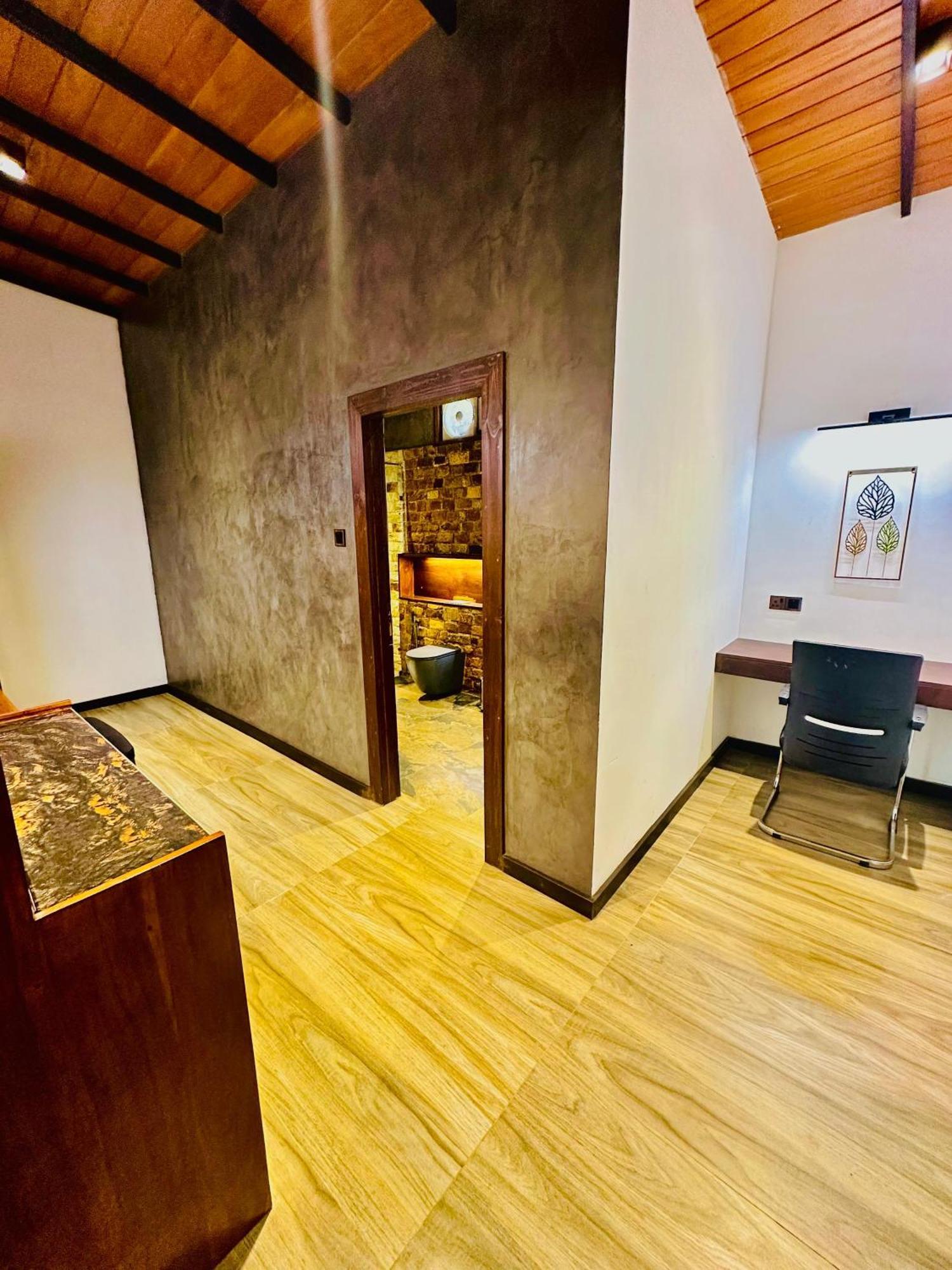 Atha Resort Sigiriya Bagian luar foto A private room at a spa in India