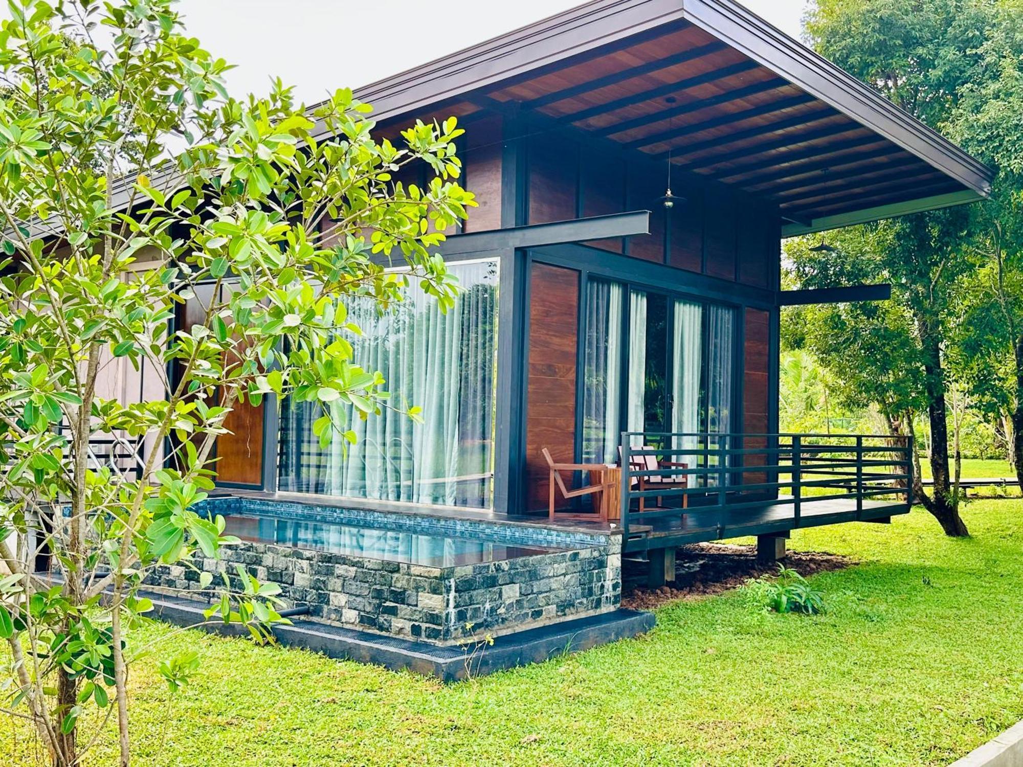 Atha Resort Sigiriya Bagian luar foto A villa at the resort
