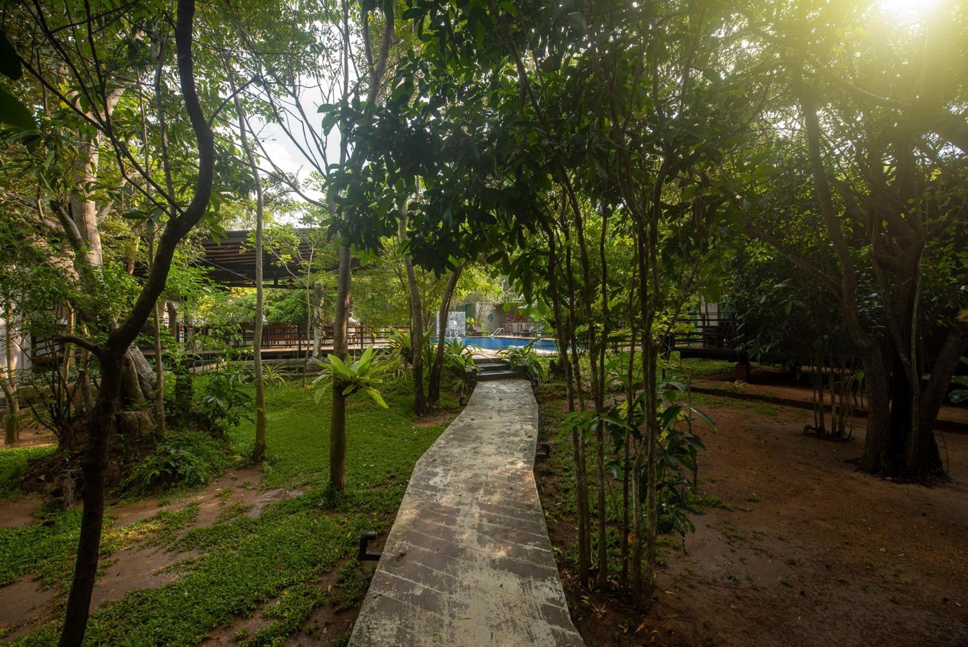 Atha Resort Sigiriya Bagian luar foto